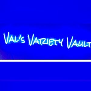 Meet your Posher, Val